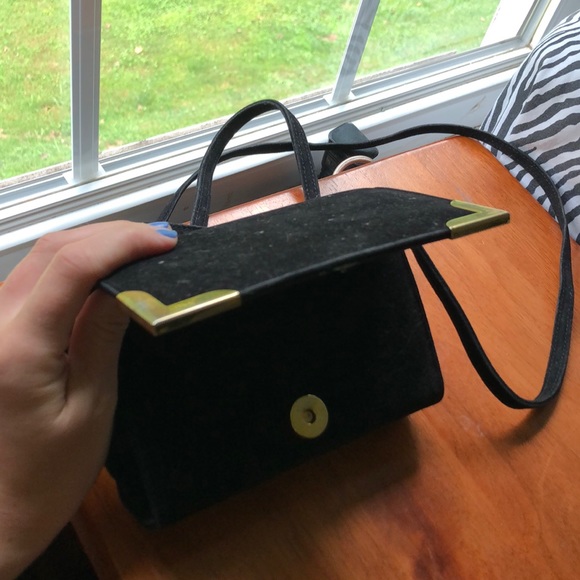 Black handbag with long strap - Picture 2 of 6